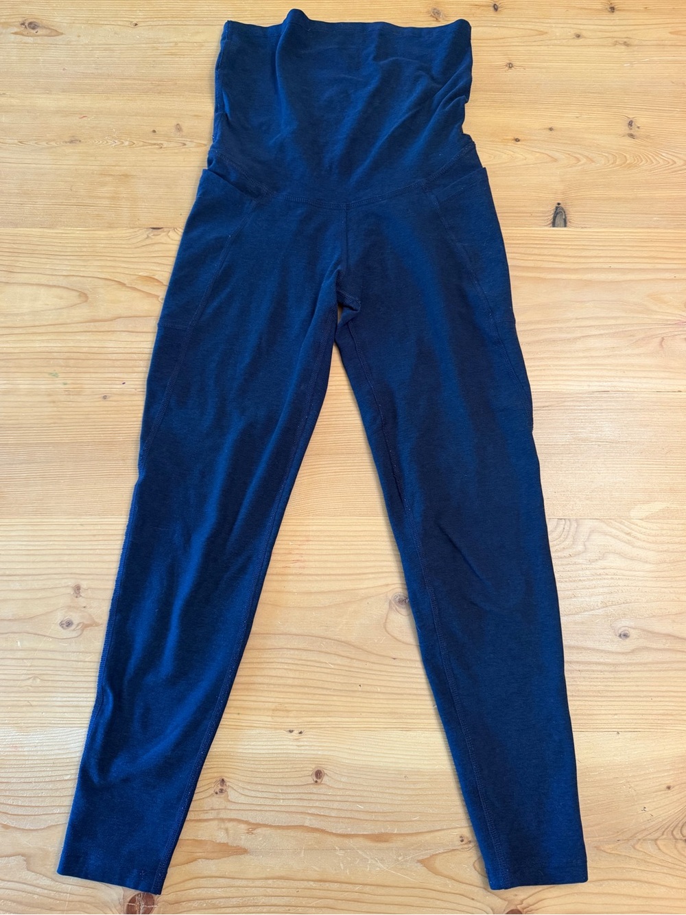 Beyond Yoga High-Waist Navy Maternity Leggings